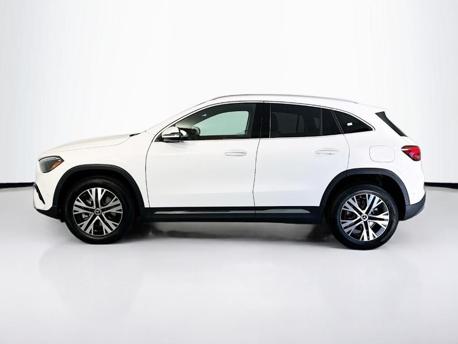 new 2025 Mercedes-Benz GLA 250 car, priced at $45,820