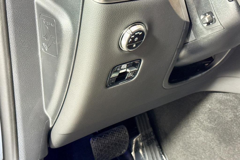 new 2026 Mercedes-Benz GLC 300 car, priced at $55,190