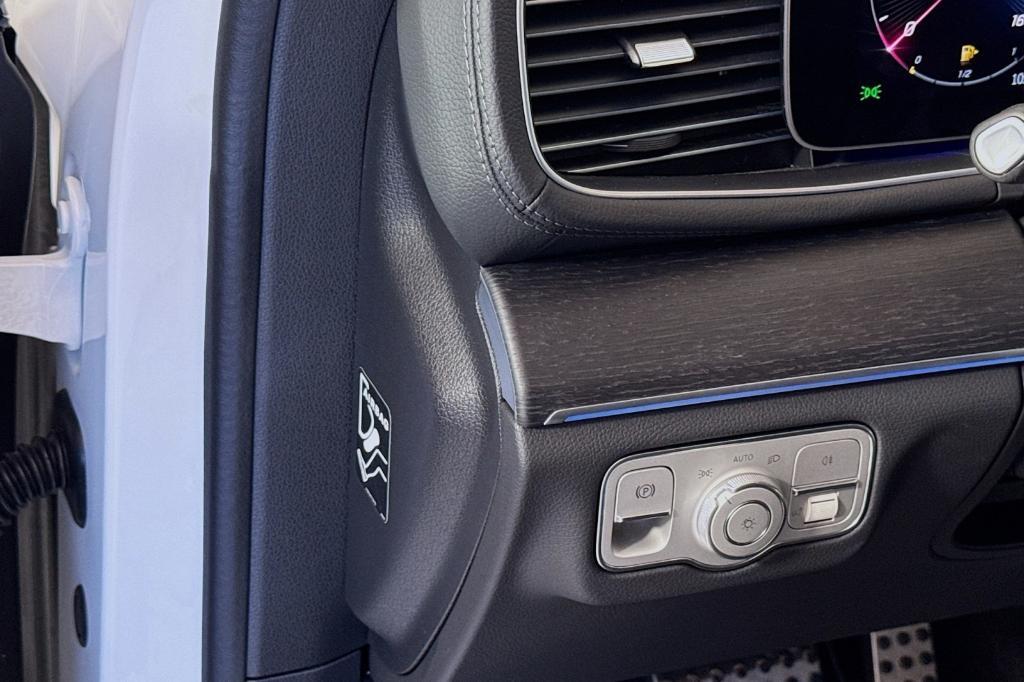 new 2025 Mercedes-Benz GLS 450 car, priced at $99,100