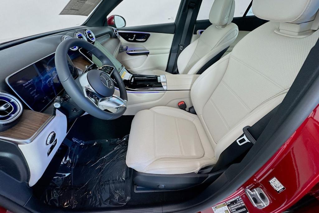 new 2025 Mercedes-Benz GLC 300 car, priced at $57,275