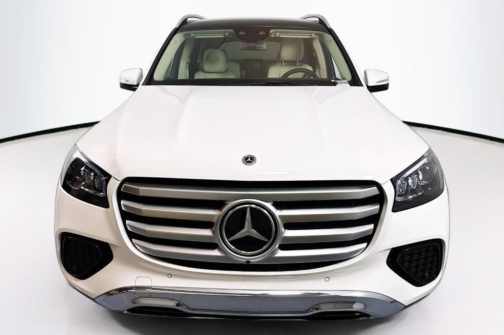 new 2025 Mercedes-Benz GLS 450 car, priced at $91,580