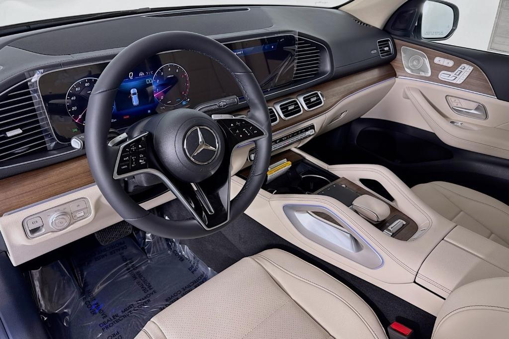new 2025 Mercedes-Benz GLS 450 car, priced at $91,580