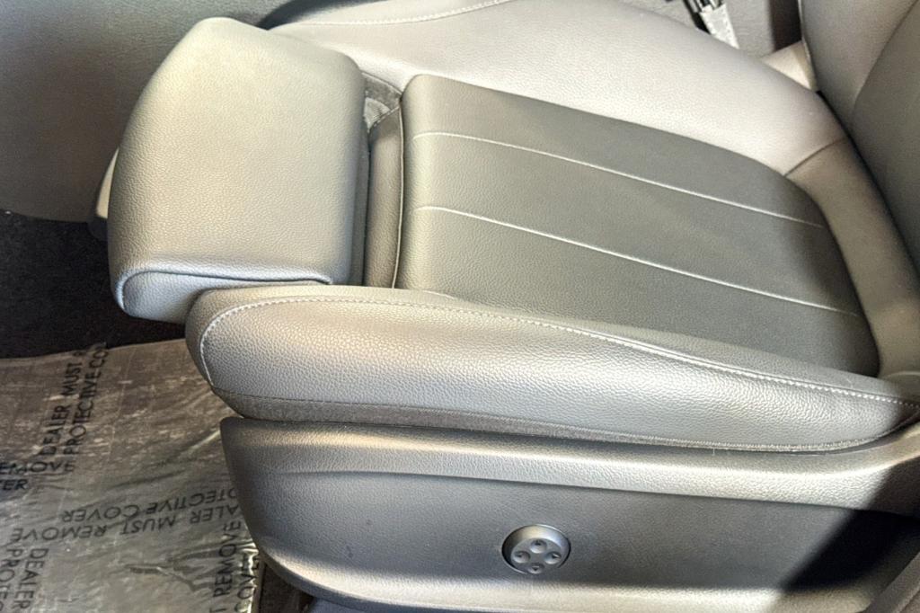 used 2025 Mercedes-Benz GLA 250 car, priced at $35,494