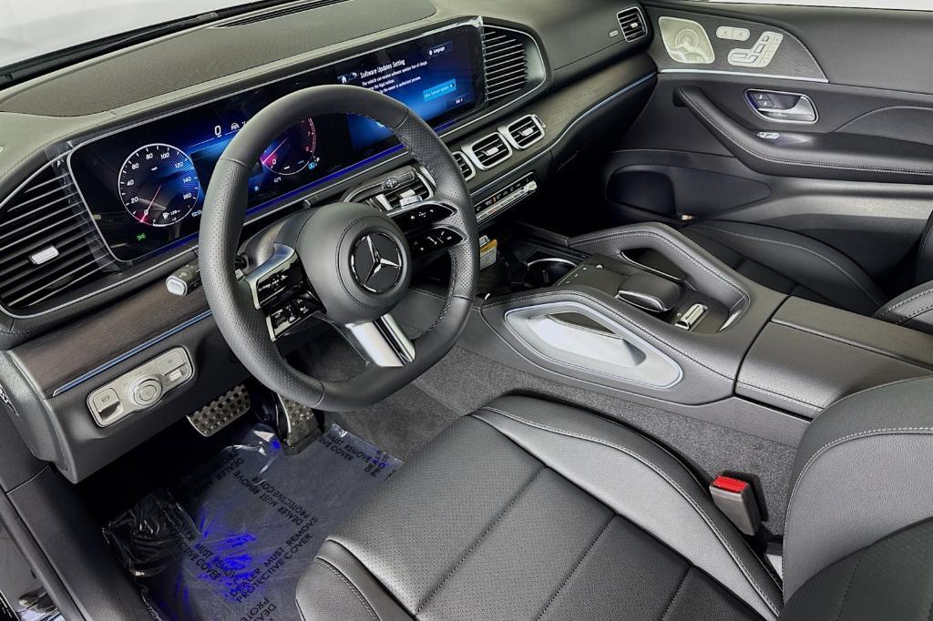 new 2025 Mercedes-Benz GLS 450 car, priced at $96,545