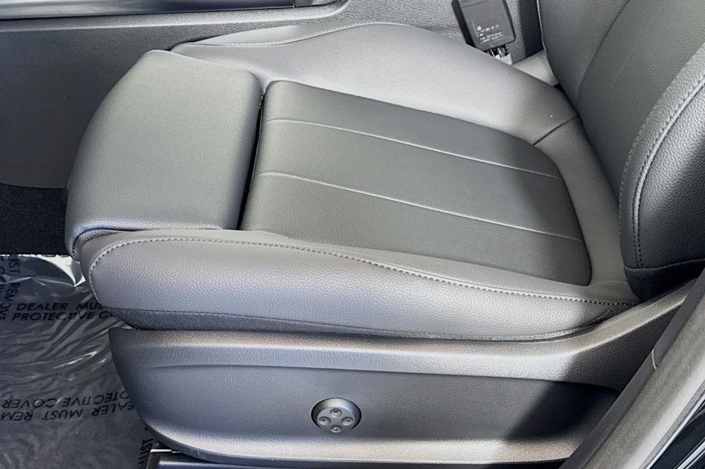 new 2025 Mercedes-Benz GLA 250 car, priced at $45,845