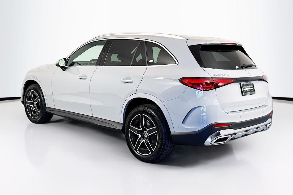 new 2025 Mercedes-Benz GLC 300 car, priced at $61,715