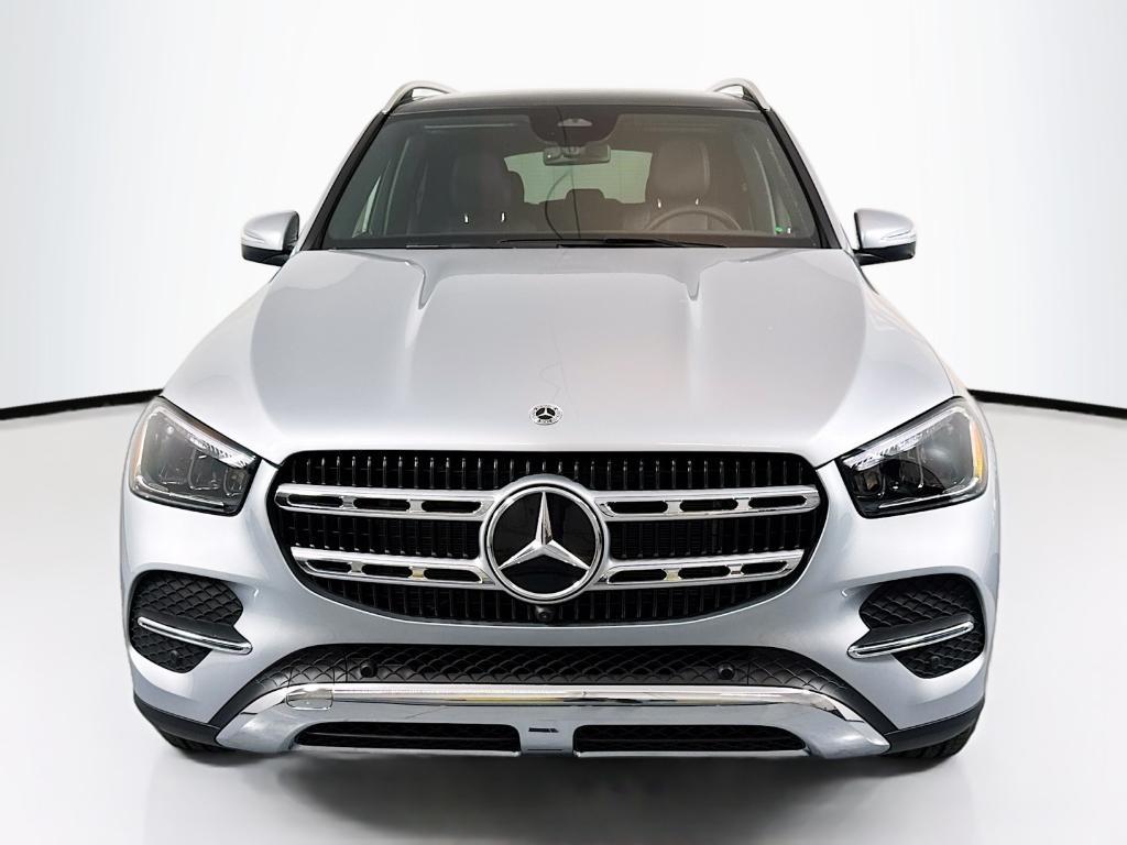 new 2025 Mercedes-Benz GLE 450 car, priced at $75,795