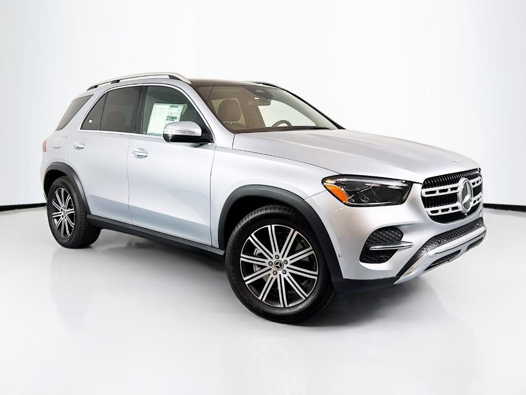 new 2025 Mercedes-Benz GLE 450 car, priced at $75,795