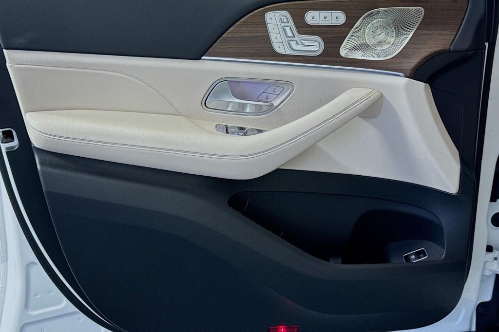 new 2025 Mercedes-Benz GLS 450 car, priced at $91,580