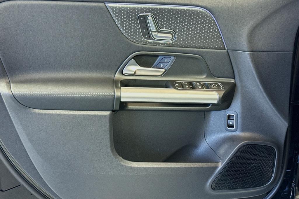 new 2025 Mercedes-Benz GLA 250 car, priced at $45,845