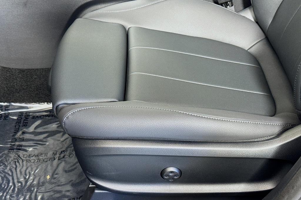 new 2025 Mercedes-Benz GLA 250 car, priced at $45,845