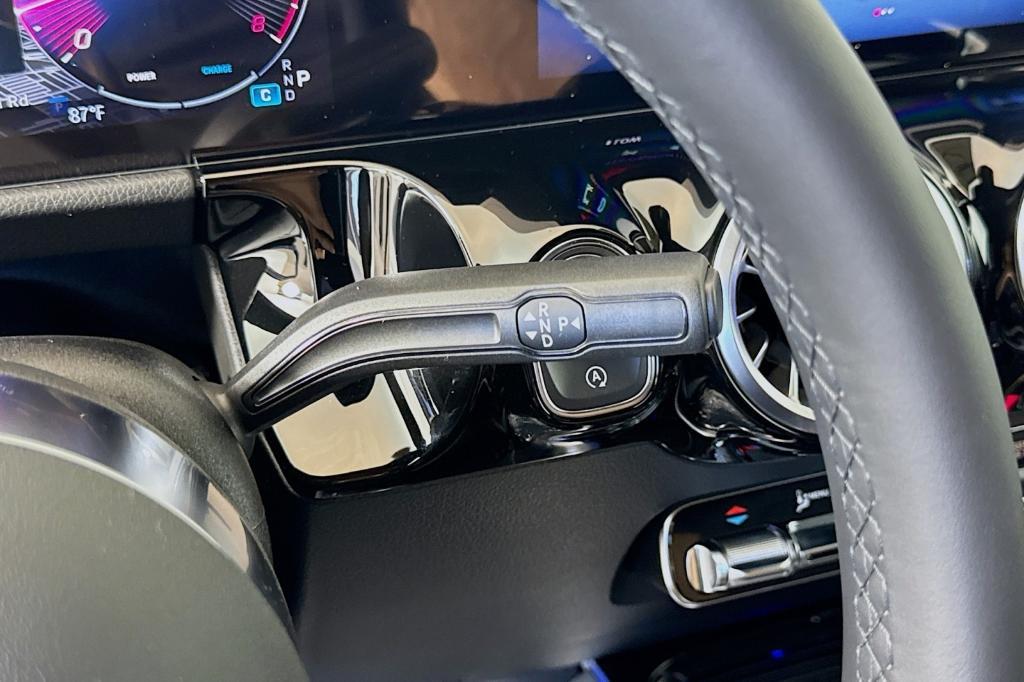 new 2025 Mercedes-Benz GLA 250 car, priced at $45,845