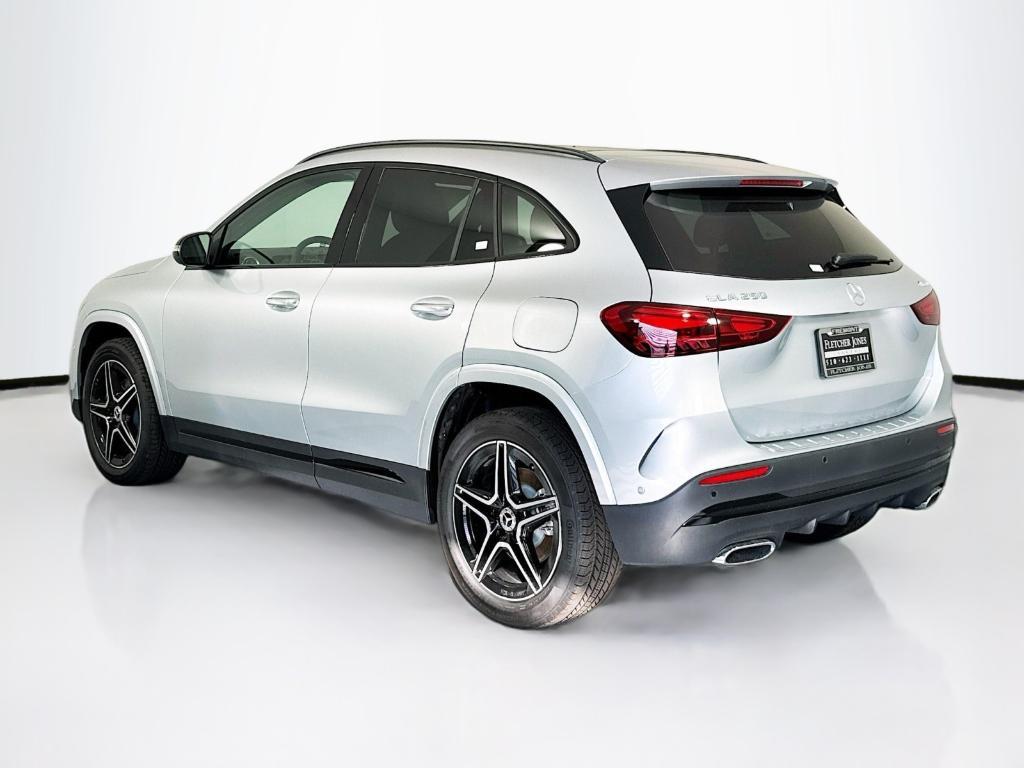 new 2025 Mercedes-Benz GLA 250 car, priced at $51,895