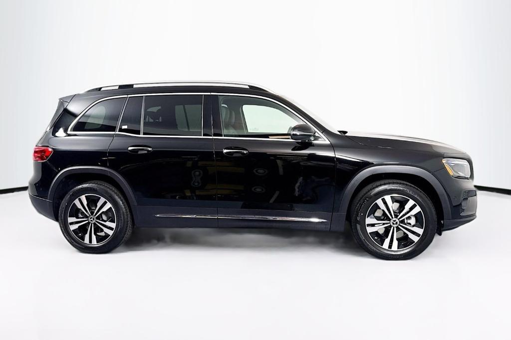 new 2025 Mercedes-Benz GLB 250 car, priced at $47,145