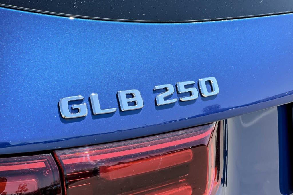 new 2024 Mercedes-Benz GLB 250 car, priced at $53,375