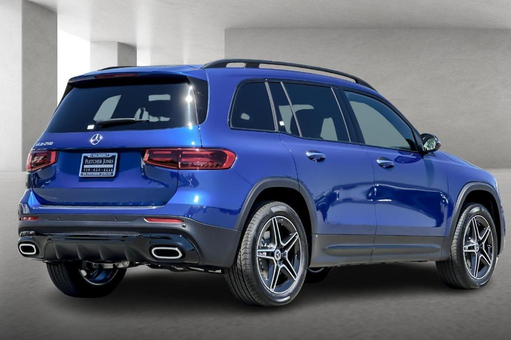 new 2024 Mercedes-Benz GLB 250 car, priced at $53,375