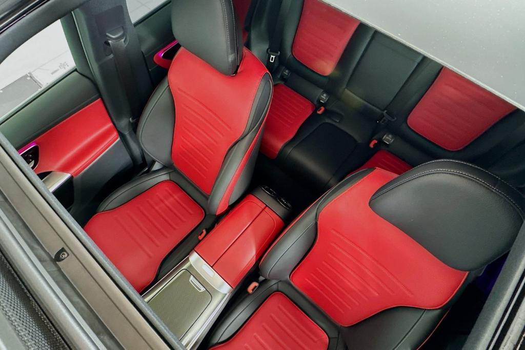 new 2025 Mercedes-Benz GLC 300 car, priced at $69,305