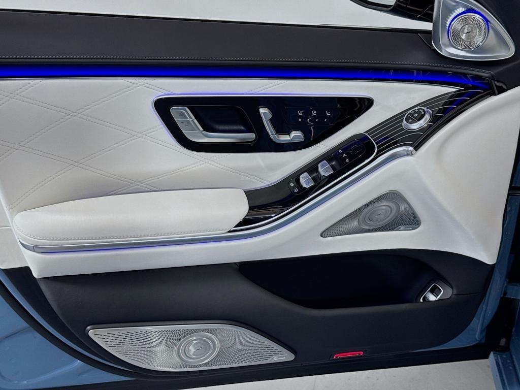 new 2025 Mercedes-Benz Maybach S 580 car, priced at $238,795