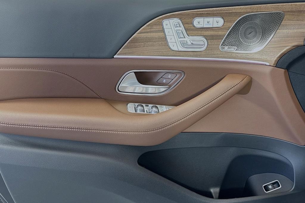 new 2025 Mercedes-Benz GLS 450 car, priced at $96,060
