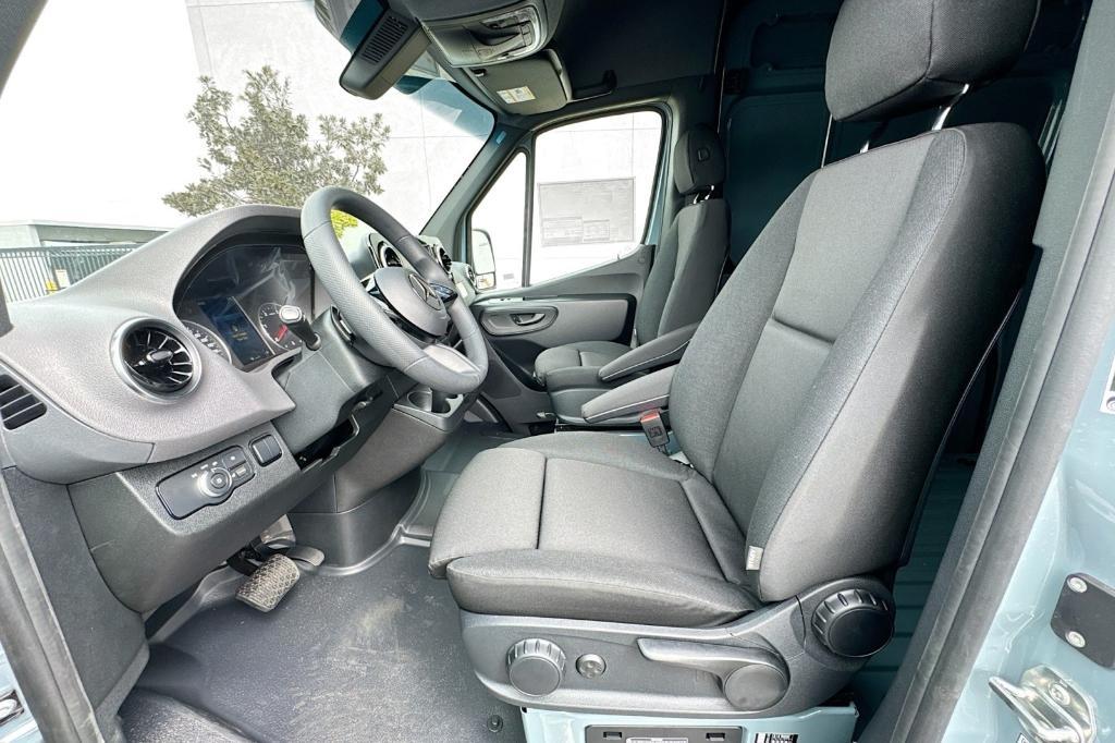 new 2025 Mercedes-Benz Sprinter 2500 car, priced at $60,744