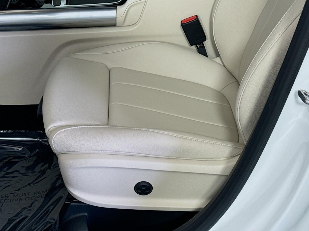 new 2025 Mercedes-Benz GLA 250 car, priced at $44,345