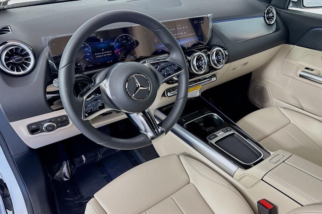 new 2025 Mercedes-Benz GLA 250 car, priced at $44,345