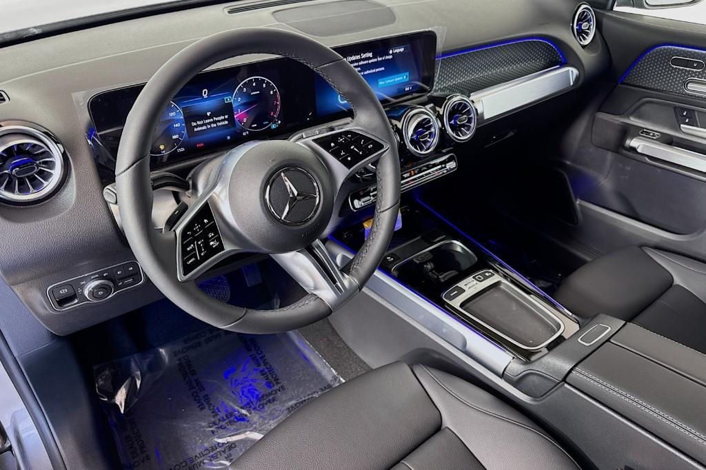 new 2025 Mercedes-Benz GLB 250 car, priced at $50,270