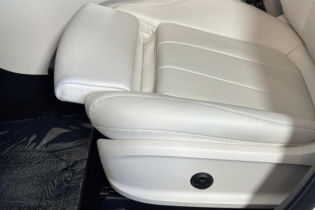 used 2023 Mercedes-Benz GLB 250 car, priced at $34,994