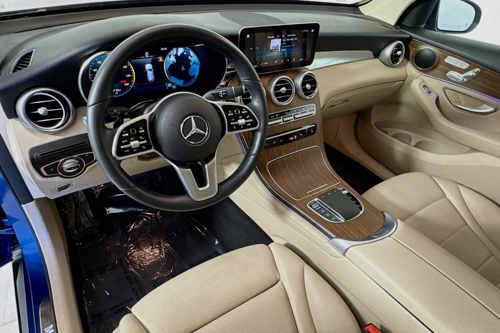 used 2022 Mercedes-Benz GLC 300 car