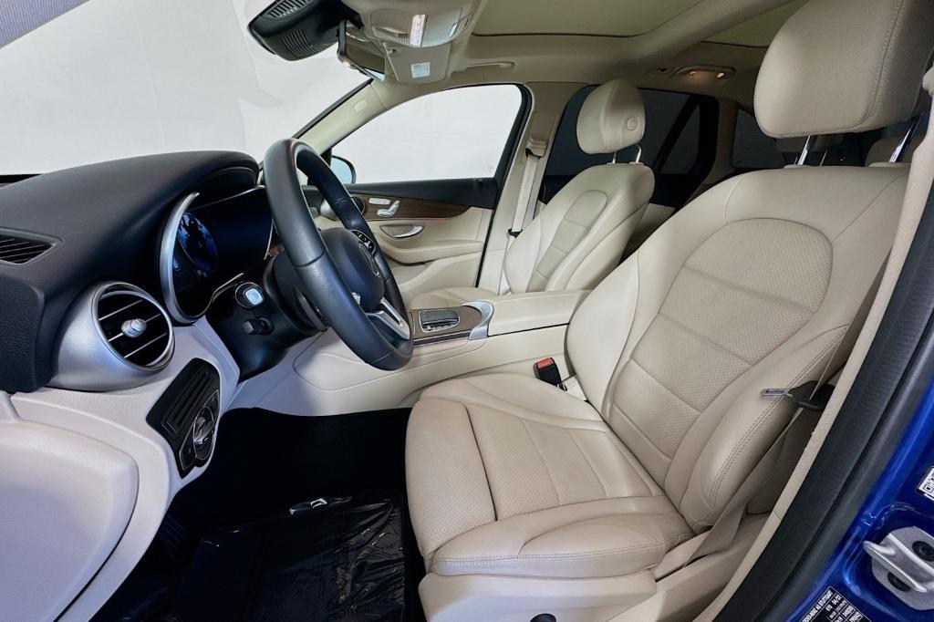used 2022 Mercedes-Benz GLC 300 car