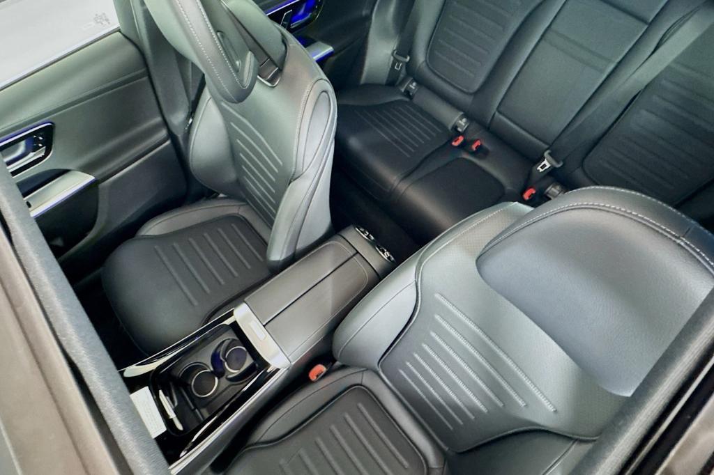 new 2025 Mercedes-Benz GLC 300 car, priced at $64,825