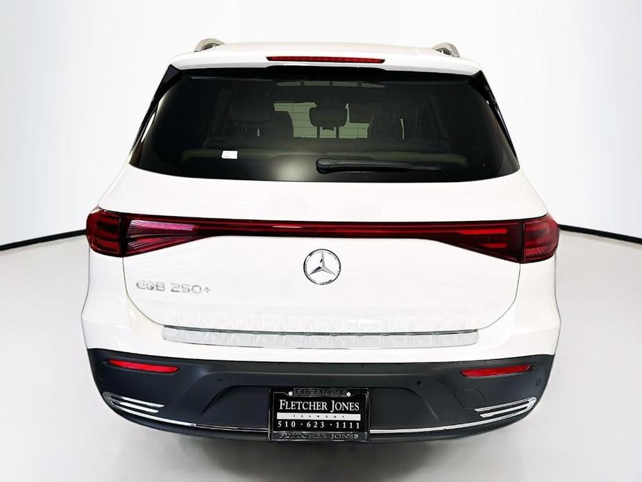 new 2024 Mercedes-Benz EQB 250 car, priced at $58,975