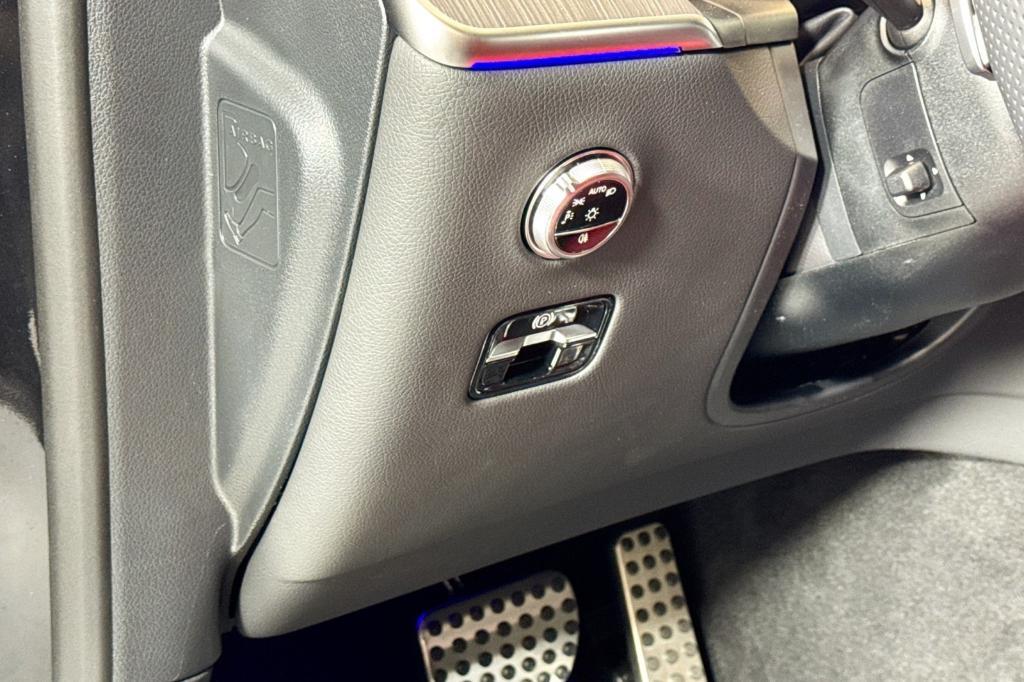 new 2026 Mercedes-Benz GLC 300 car, priced at $64,925