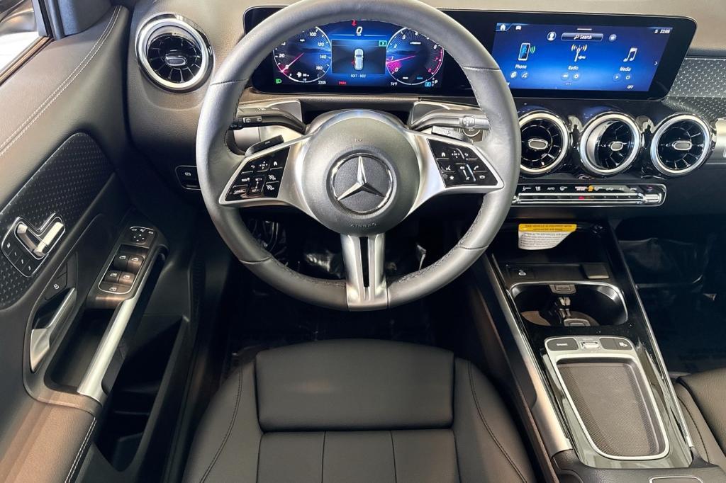 new 2025 Mercedes-Benz GLB 250 car, priced at $44,550