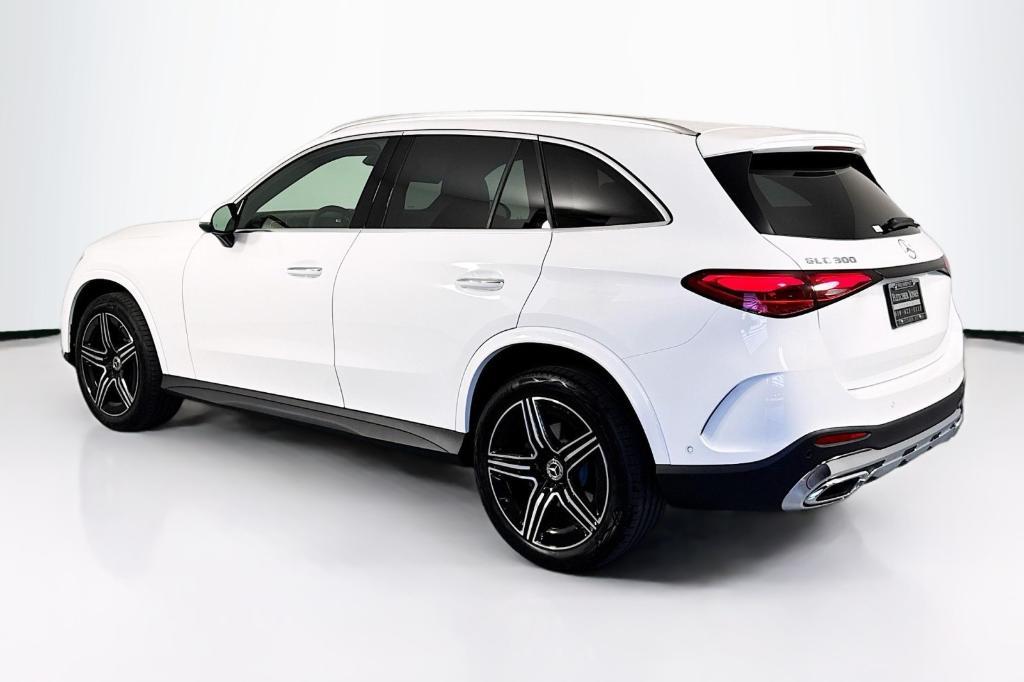 new 2025 Mercedes-Benz GLC 300 car, priced at $57,135