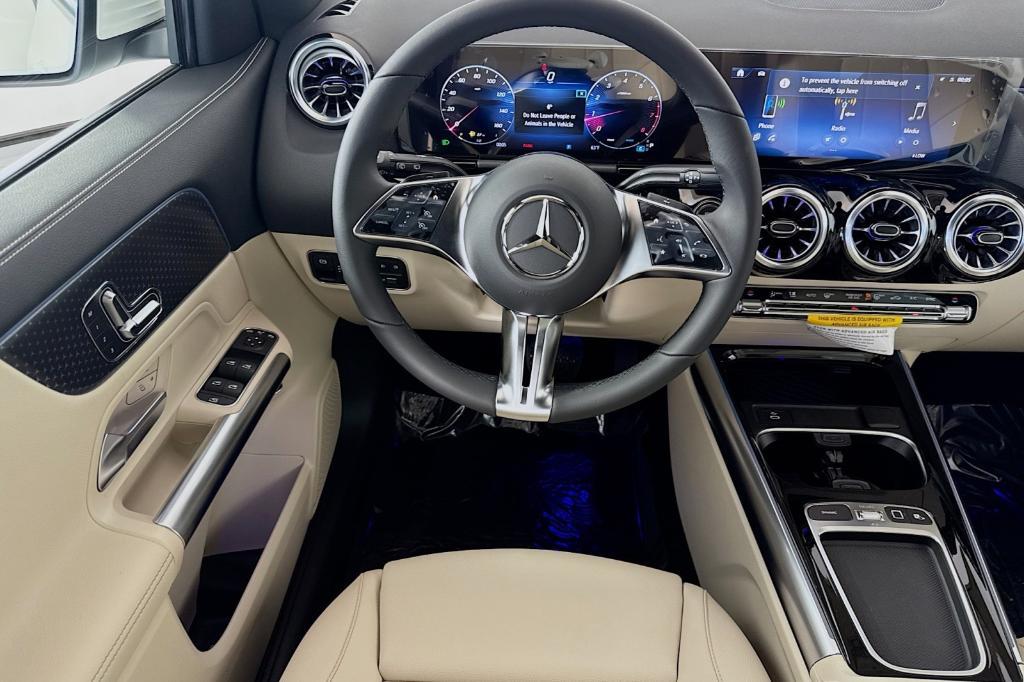 new 2025 Mercedes-Benz GLA 250 car, priced at $44,345