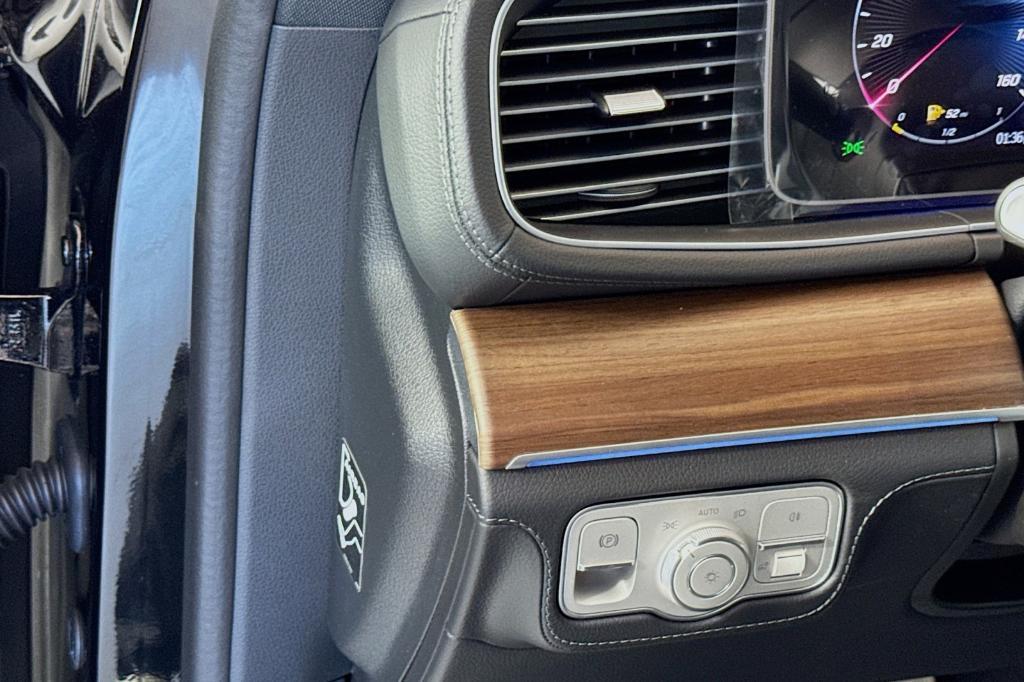 new 2025 Mercedes-Benz GLS 580 car, priced at $121,795