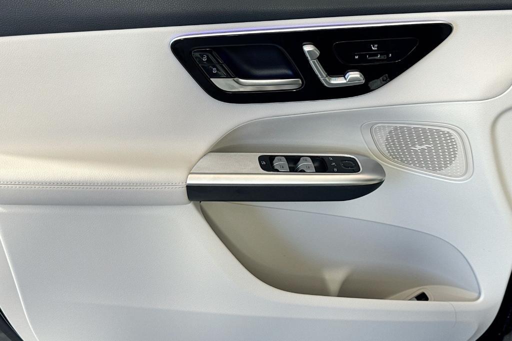 new 2025 Mercedes-Benz GLC 300 car, priced at $52,795