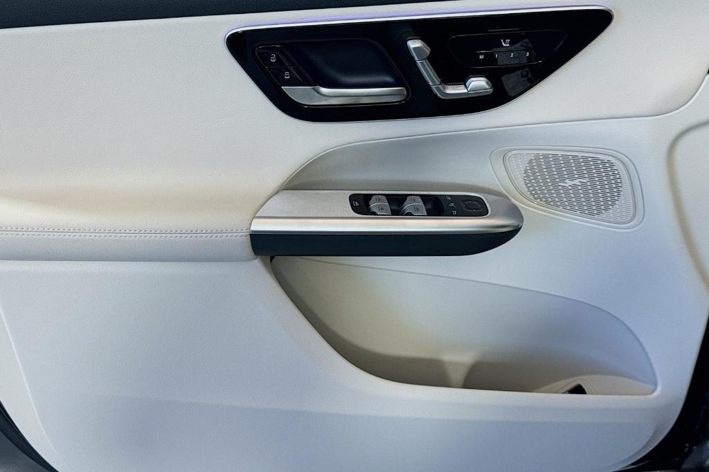 new 2025 Mercedes-Benz GLC 350e car, priced at $64,275