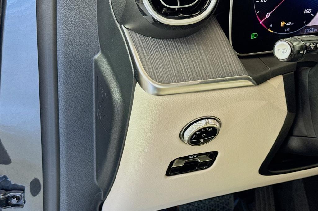 new 2025 Mercedes-Benz GLC 350e car, priced at $64,275