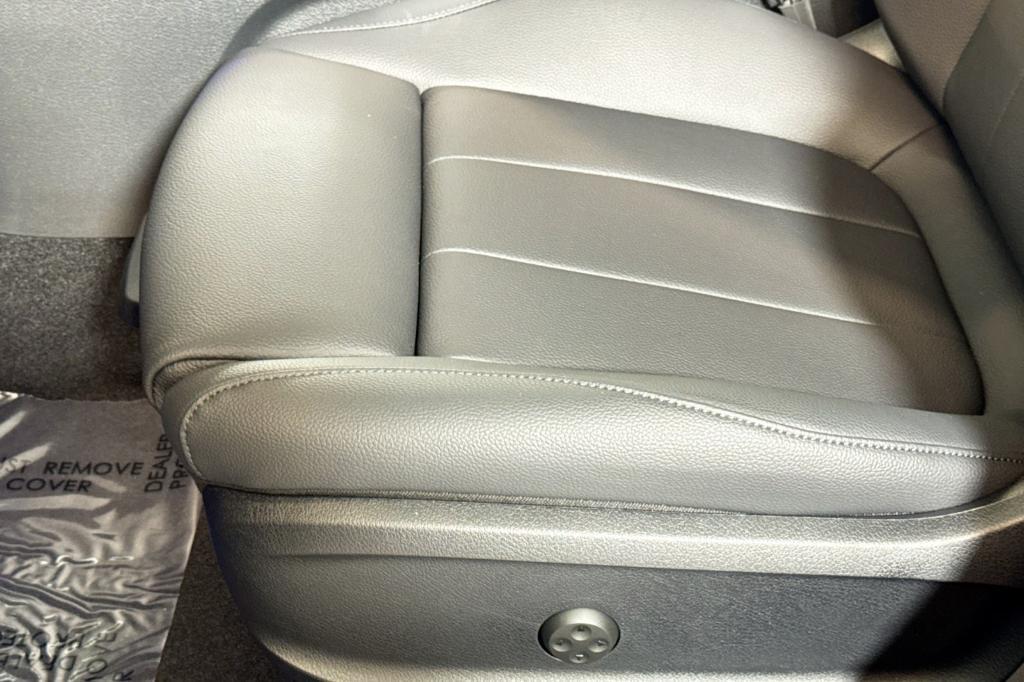 new 2026 Mercedes-Benz GLB 250 car, priced at $51,765