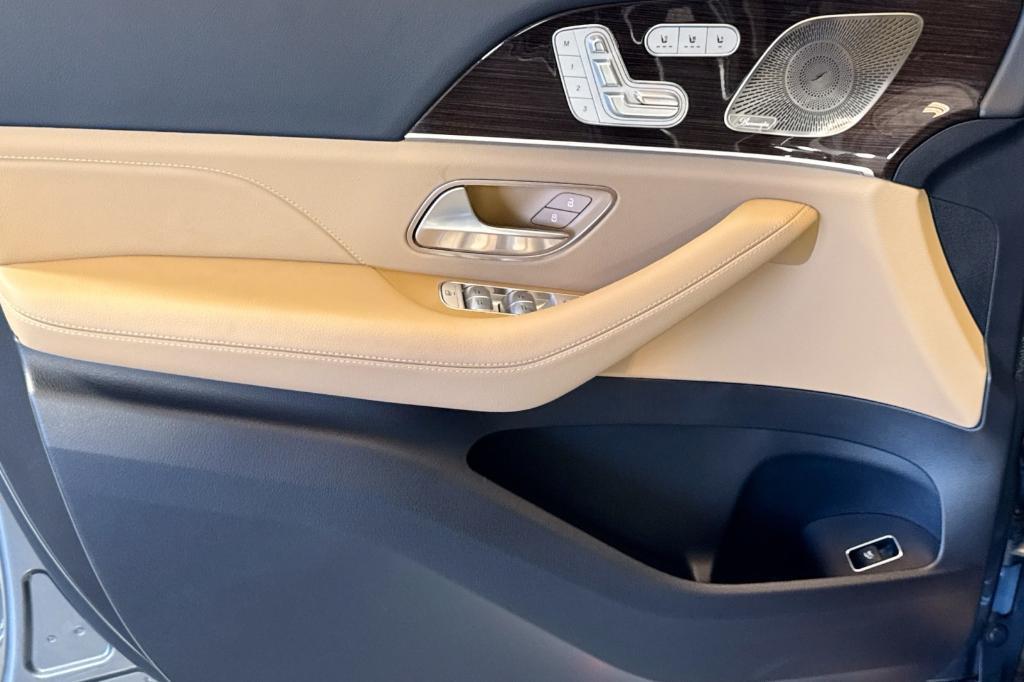 new 2026 Mercedes-Benz GLE 450 car, priced at $83,275