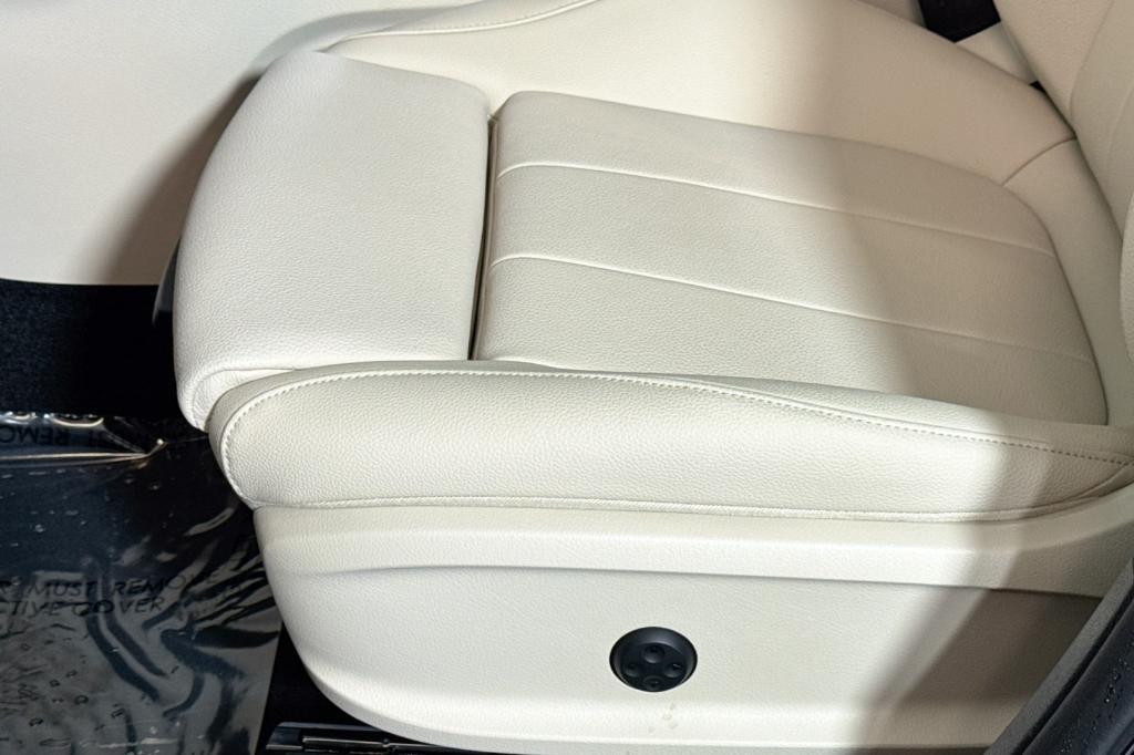 new 2026 Mercedes-Benz GLB 250 car, priced at $49,815