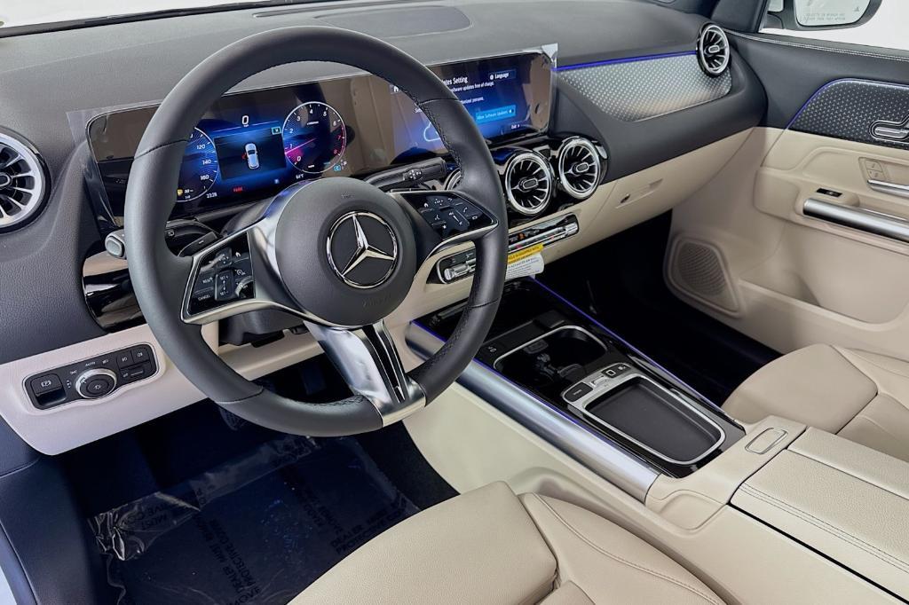 new 2025 Mercedes-Benz GLA 250 car, priced at $44,345