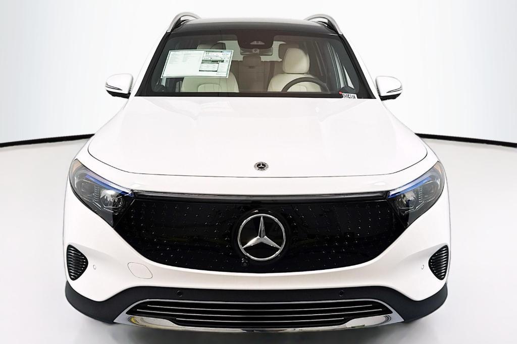 new 2025 Mercedes-Benz EQB 300 car, priced at $62,650