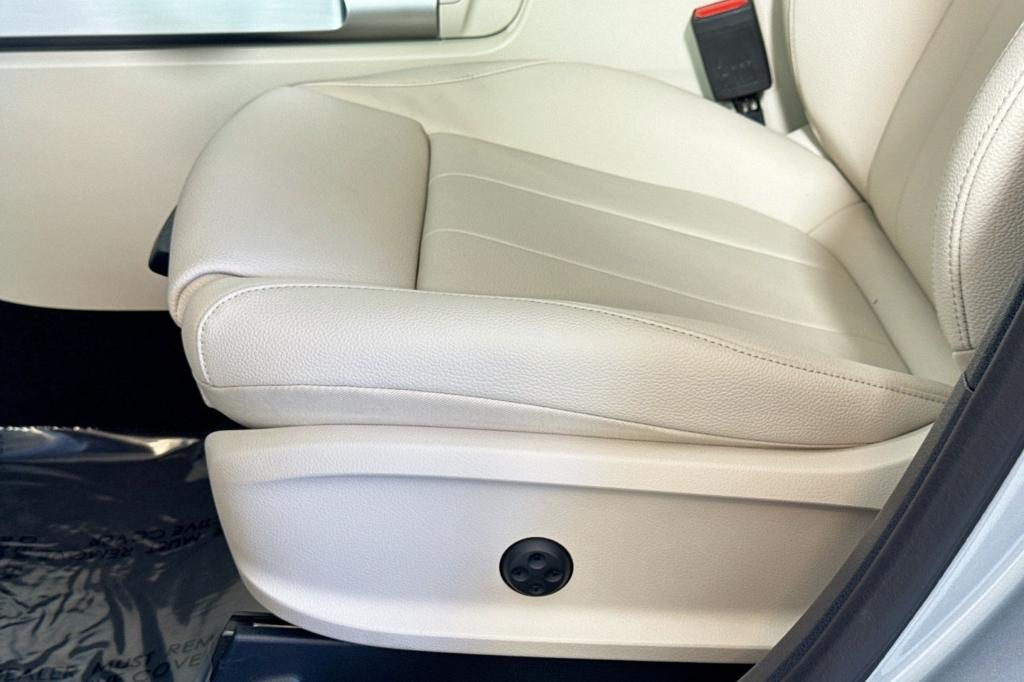 new 2026 Mercedes-Benz GLB 250 car, priced at $54,030