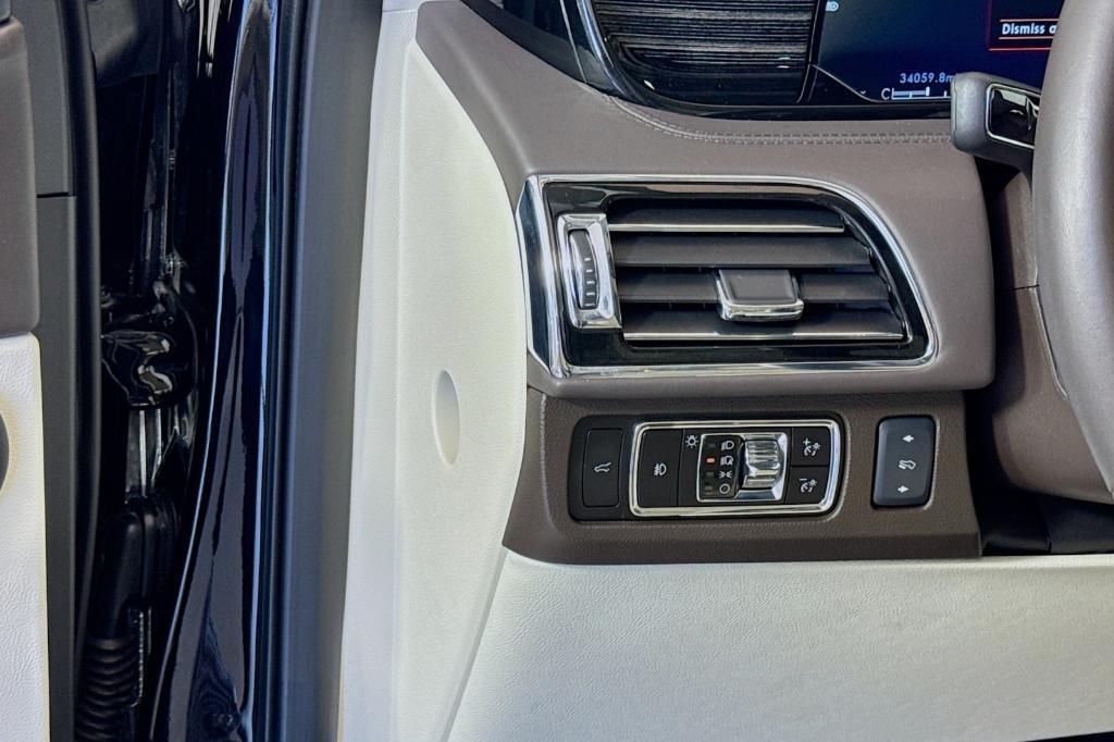 used 2023 Lincoln Navigator L car, priced at $75,884