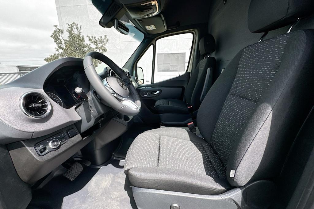 new 2025 Mercedes-Benz Sprinter 2500 car, priced at $75,958