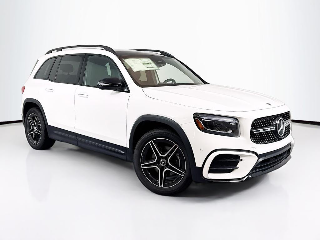 new 2024 Mercedes-Benz GLB 250 car, priced at $53,115