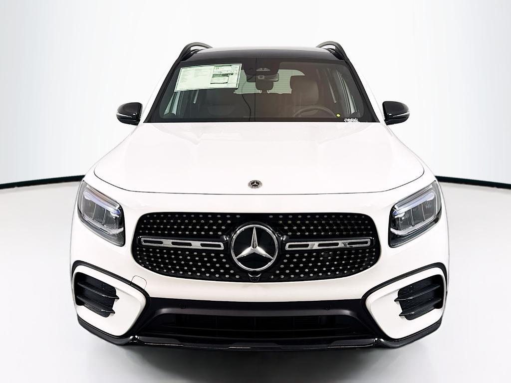 new 2024 Mercedes-Benz GLB 250 car, priced at $53,115